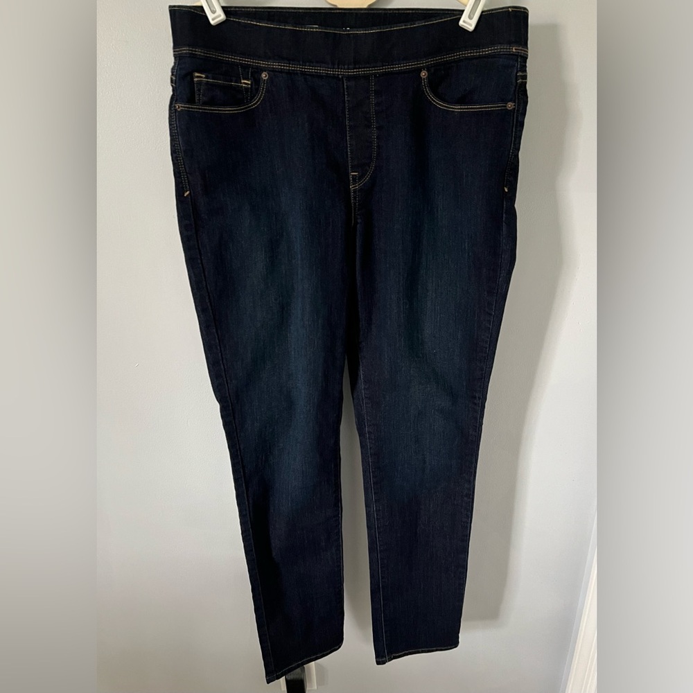 Levi's Women's Pull-on Jeans ~ 12